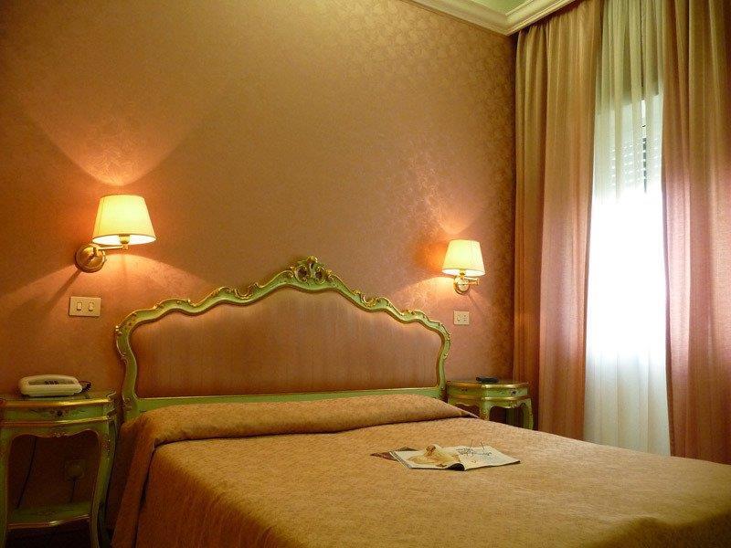 Hotel Romulus Roma Quarto foto